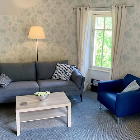 Cosy In A 19th-century Villa, Cleaning Included 아파트 *